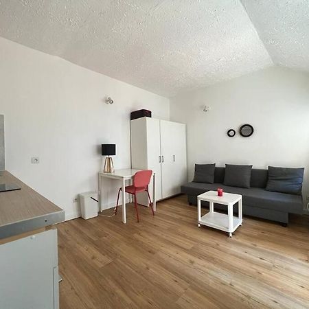 Le Cocon De Melun Apartment Exterior foto