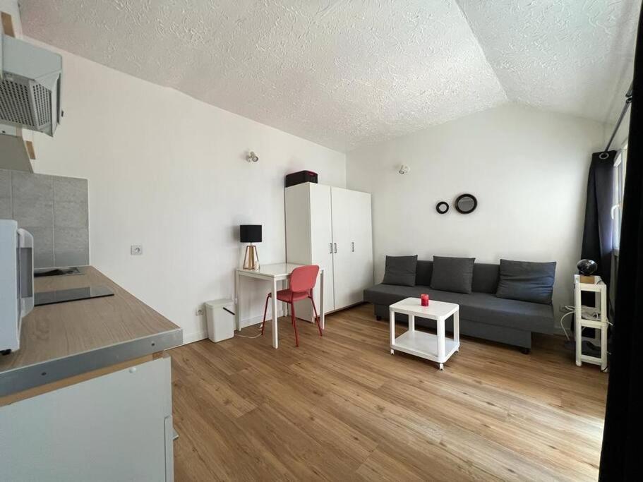 Le Cocon De Melun Apartment Exterior foto