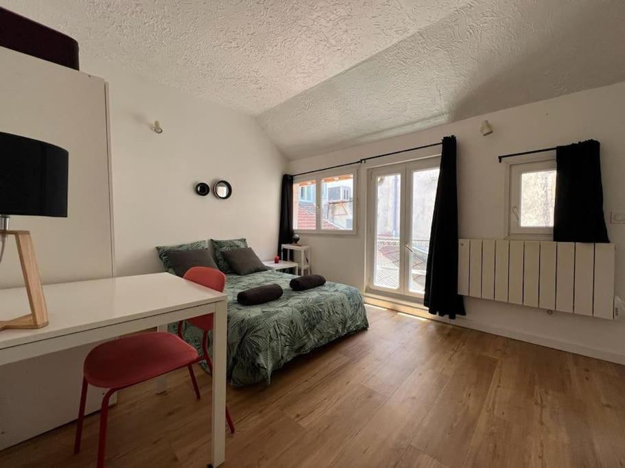Le Cocon De Melun Apartment Exterior foto