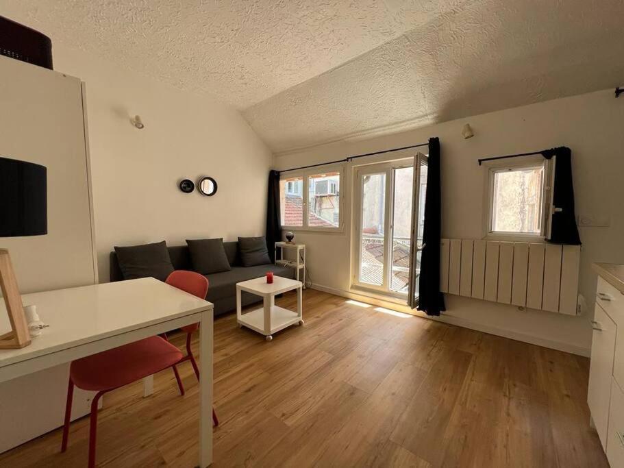 Le Cocon De Melun Apartment Exterior foto