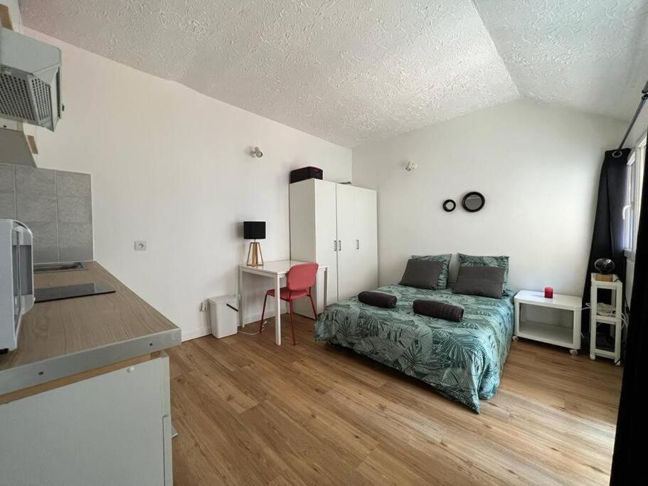 Le Cocon De Melun Apartment Exterior foto